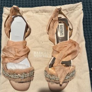 Badgley Mischka Talia Flat Sandal With Chiffon sz 9.5 brand new